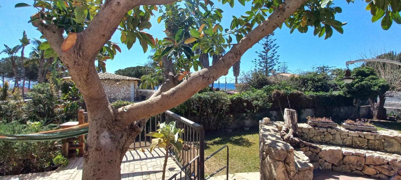 A Due Passi Dal Mare Con Piscina Fontane Bianche Exterior foto